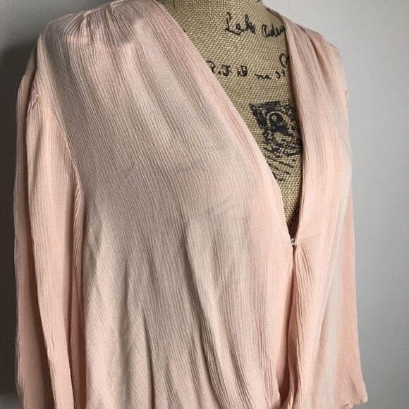 Band Of Gypsies Twist-front Top Peach Womens Size 2X Plus Lightweight Viscose - Picture 2 of 8